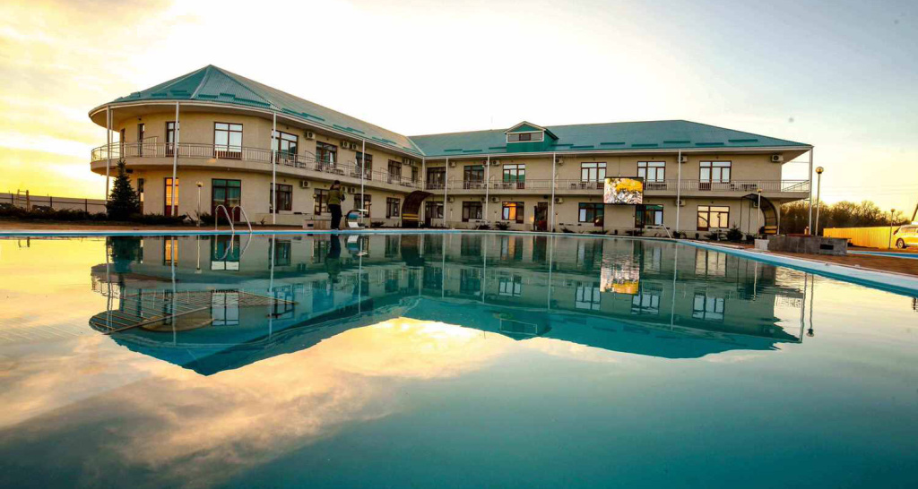 big-pool_1500x800.jpg Отель Аквамарин